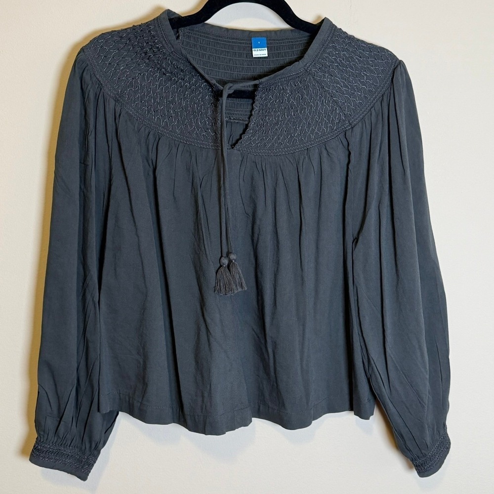 Old Navy Charcoal Gray Smocked Poet Blouse Small Boho Prairie Romantic